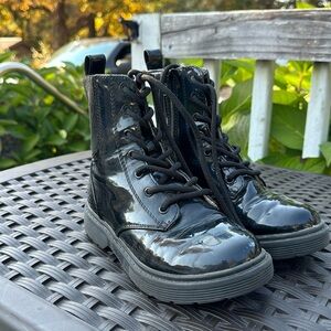 Girls size 1 combat boots
